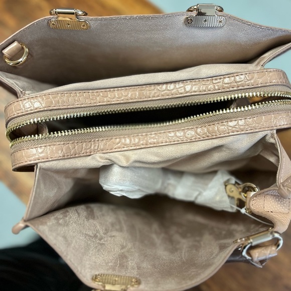 Dusty Rose Handbag 🌹 - Picture 3 of 3